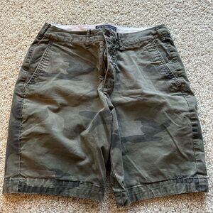 Abercrombie Men's Green Camo Shorts